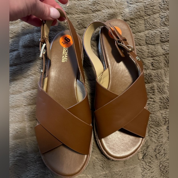 Michael Kors sandals - Picture 2 of 6